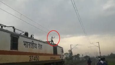 एलटीटी एक्सप्रेस के इंजन पर चढ़ा युवक, जिंदा जलकर दग गया, यात्रियों में मची भगदड़ 8 1233