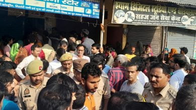 फंदे से लटकता मिला विवाहिता का शव-मायके वालों के तहरीर पर पति सहित पांच लोगों पर दहेज हत्या का मुकदमा दर्ज-नगर पंचायत बभनान के सुभाष नगर वार्ड की घटना 7 WhatsApp Image 2023 04 17 at 13.14.43