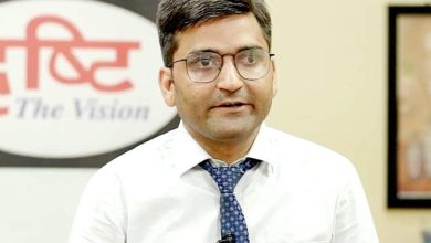 ट्यूबवेल ऑपरेटर का बेटा बना SDM, गोंडा के बेटे ने अपने पैरेंट्स को दिया सफलता का श्रेय 2 photo1680945772