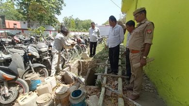 गोण्डा जनपद के थाना कटरा बाजार में 394 माल अबैध कच्ची शराब का निस्तारण किया 8 photo1681906176