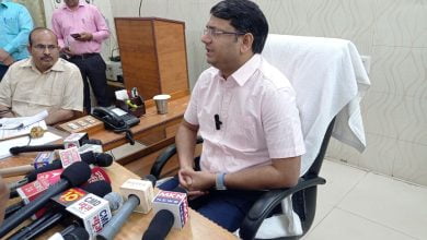 जिलाधिकारी उज्जवल कुमार नगर निकाय चुनाव के सम्बंध में प्रेस कॉन्फ्रेंस की 8 photo1682582422 1