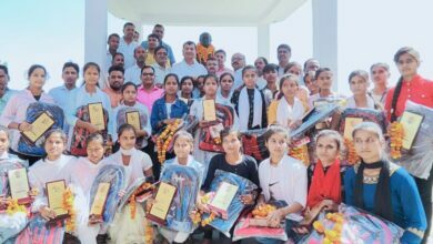 गोंडा में पटेल सम्मान पदक समारोह, परीक्षा में अच्छे अंक लाने वाले जिले के मेधावियों को मेडल और प्रशस्ति पत्र देकर किया गया पुरस्कृत 1 photo1685951565