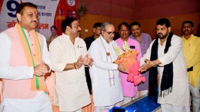 गोंडा में सांसद बृजभूषण का बयान, प्रदेश अध्यक्ष से कहा- लोकसभा चुनाव में देवीपाटन मंडल की सभी सीटों पर भाजपा का झंडा लहराएगा 3 photo1686396205