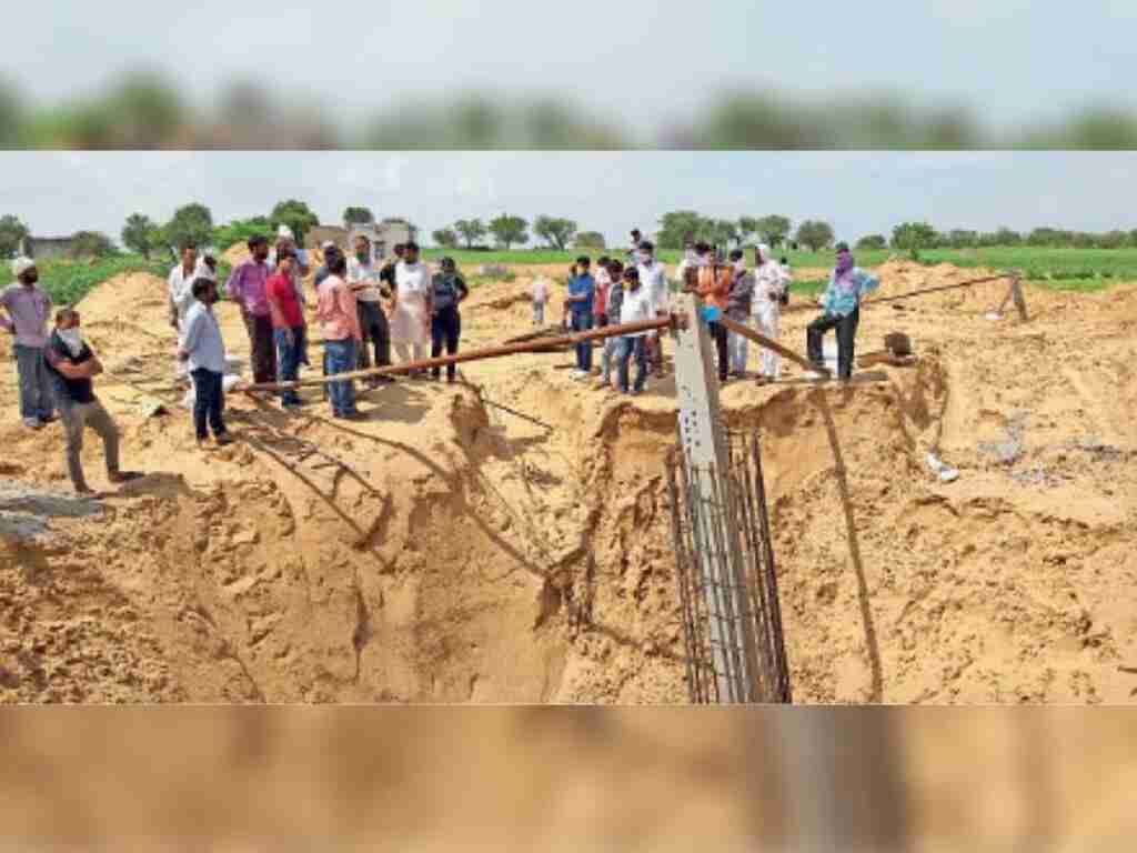 बिना मुआवजा दिए मैजापुर चीनी मिल ने किया भूमि अधिग्रहण 1 123