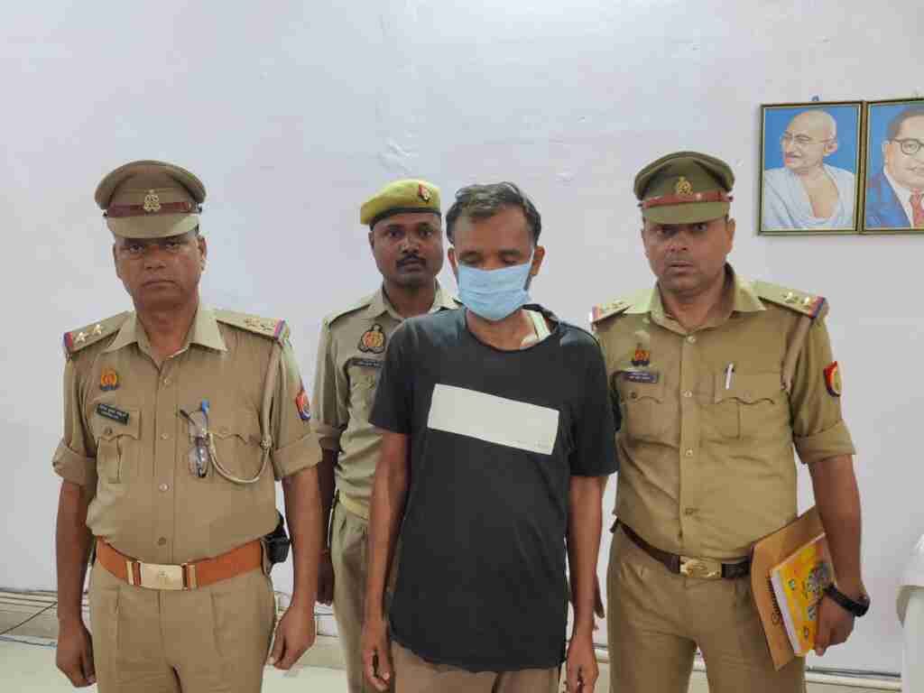 सात साल से फरार चल रहे 25 हजार का इनामी अभियुक्त को पुलिस ने भेजा जेल 1 WhatsApp Image 2023 08 23 at 16.01.52