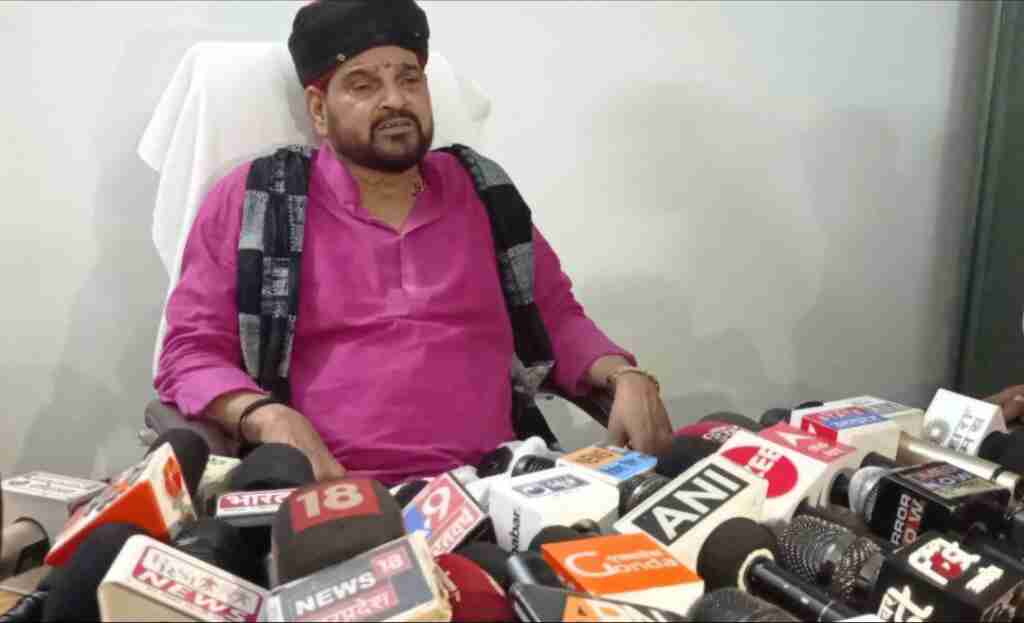 सांसद बृजभूषण शरण सिंह बोले गांधी परिवार यूपी के किसी भी सीट से नहीं जीत सकते लोक सभा चुनाव 1 photo 2023 08 19 21 07 02