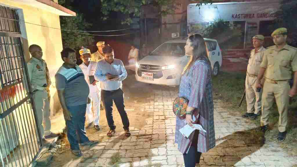 गोंडा के गर्ल्स स्कूल से लापता 89 लड़कियां, वार्डन, शिक्षक व 2 गेटमैन के खिलाफ मुकदमा दर्ज 1 photo 2023 08 22 16 54 44