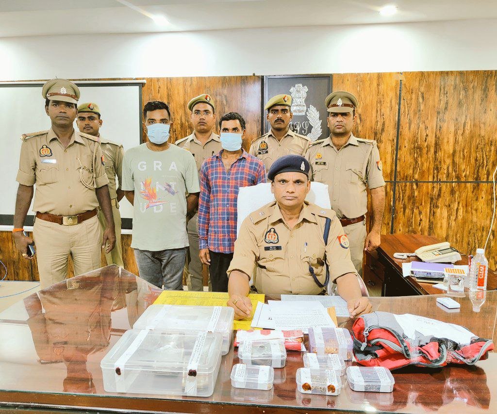 धोखाधड़ी करके जेवर लेकर भागने वाले दो को पुलिस ने भेजा जेल 1 photo 2023 08 24 20 33 55