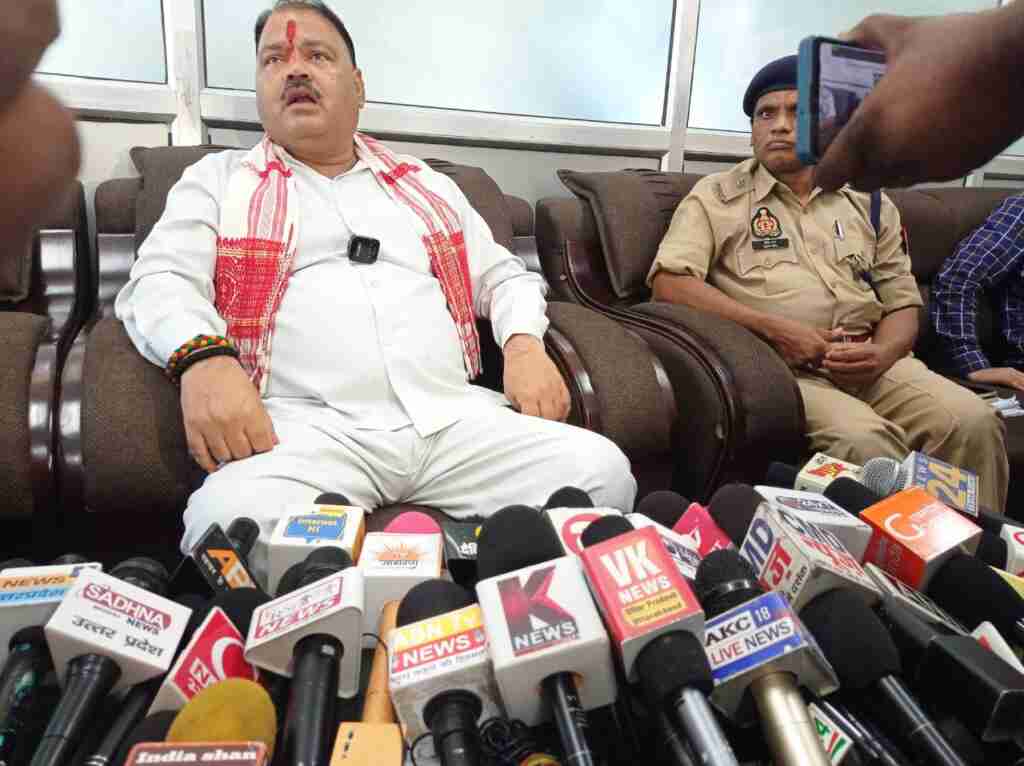 उत्तर प्रदेश राज्य बाल अधिकार संरक्षण आयोग के अध्यक्ष ने किया ताबड़तोड़ निरीक्षण 1 photo 2023 08 27 20 49 34