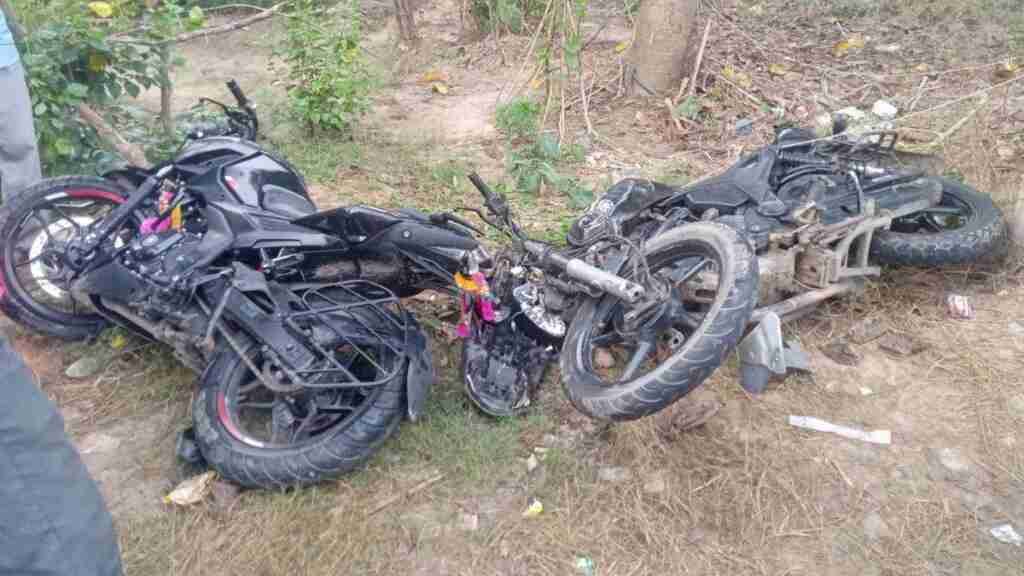 दो बाईकों की आमने-सामने हुई भिड़ंत में घायल बाइक सवार की इलाज के दौरान हुई मौत। 1 44
