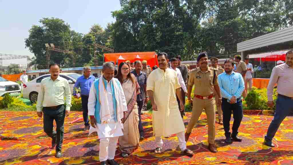 असीम अरुण बोले भाजपा का कार्यकर्ता खुद को सेवक मानता है, हमको राजा बनने के लिए नहीं चुना गया 1 WhatsApp Image 2023 10 13 at 16.22.32 4e4b40e3
