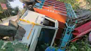 टेंट का सामान लदी पिकप अनियंत्रित होकर पलटी,दो गंभीर रूप से घायल 3 WhatsApp Image 2023 10 20 at 16.21.13 1e093439