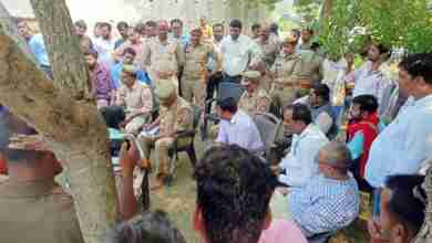 गोंडा में वसूली करने गए बैंक अधिकारियों को ग्रामीणों ने बंधक बनाकर पीटा 8 WhatsApp Image 2023 10 31 at 20.13.25 0e96f090