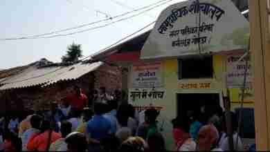 कर्नलगंज कस्बे के सामुदायिक शौंचालय में शौंच के लिए आई हुई महिला के साथ छेड़छाड़। 1 Add a heading