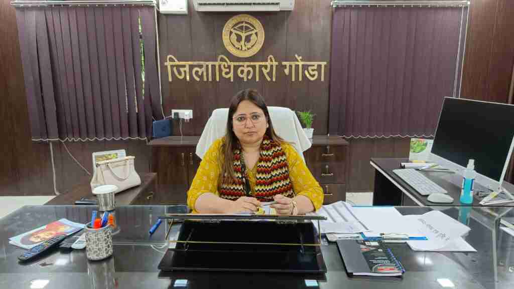 गोंडा में विकास कार्यों में वित्तीय अनियमितताओं के चलते ग्राम-पंचायत अधिकारी निलंबित 1 WhatsApp Image 2023 11 07 at 16.51.37 689d5bd3
