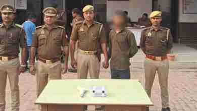 गोंडा में व्यापारी से 25 लाख की रंगदारी मांगने वाला आरोपी गिरफ्तार, अवैध तमंचा कारतूस और मोबाइल फोन व सिम बरामद 9 WhatsApp Image 2023 11 12 at 12.39.29 d7581de6