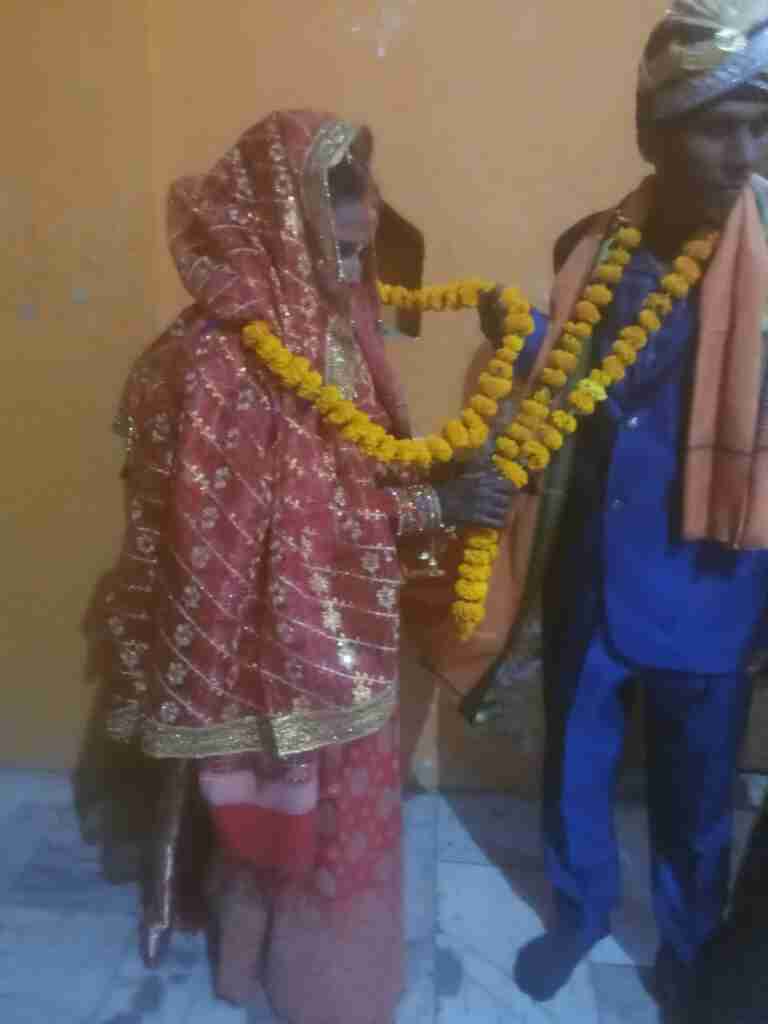 शादी के बाद नव विवाहिता ससुरारी जनों के खाने में नशीला पदार्थ मिला विवाहिता नगदी,जेवर मोबाइल व कपड़े लेकर फरार 1 WhatsApp Image 2023 12 25 at 10.14.38 66bd4730