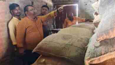 गोंडा में कालाबाजारी करने के आरोप में कोटेदार के खिलाफ दर्ज हुआ मुकदमा, दुकान को किया निलंबित 2 c42ef931 c844 4437 b31f d7863845260c 1695540004723