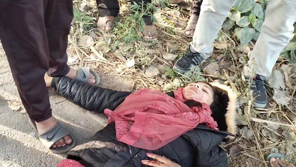 गोंडा में दो मोटरसाइकिलों की आमने-सामने की टक्कर में दो युवकों की मौत, एक महिला घायल 1 WhatsApp Image 2024 01 08 at 14.48.58 ff3a5124