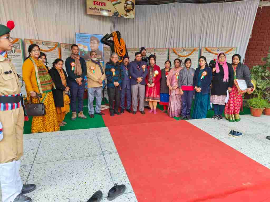 केन्द्रीय विद्यालय लखनऊ में चित्रकला प्रतियोगिता का किया गया आयोजन, 29 जनवरी को होगी परीक्षा पे चर्चा भारत मंडपम 1 WhatsApp Image 2024 01 24 at 18.04.29 6c949b11