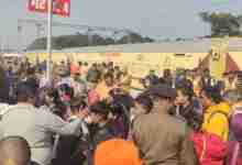 दो लाख श्रद्धालुओं ने सरयू में लगाई डुबकी, मेले में जमकर हुई खरीददारी 65 WhatsApp Image 2024 02 09 at 14.24.39 befc51c6