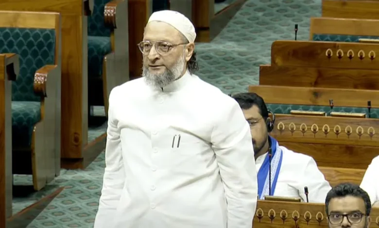 पाकिस्तान से मैच पर ओवैसी का सवाल: "जब पानी और व्यापार नहीं, तो क्रिकेट कैसे?" 1 6887a099a5354 owaisi 280852507 16x9 1
