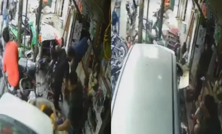 गाजियाबाद में बेकाबू कार ने महिला और दो बच्चों को रौंदा, दिल दहला देने वाला वीडियो वायरल 1 ghaziabad car accident 1753507806