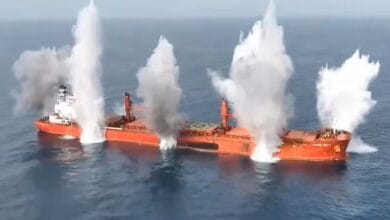 रेड सी में यमन की हूती विद्रोही गिरोह ने वाणिज्यिक जहाज को उड़ाया, वीडियो जारी 1 ship