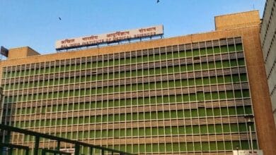 AIIMS के डॉक्टर बड़ी संख्या में क्यों छोड़ रहे नौकरी? दिल्ली से रायपुर‑ऋषिकेश तक सामने आए ये आंकड़े 1 aiims