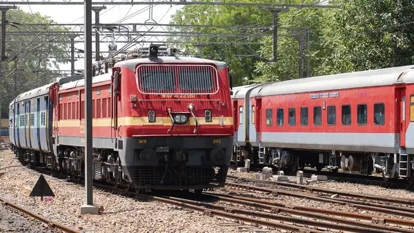 भारतीय रेल की नई पहल: रिटर्न टिकट बुकिंग पर मिल सकता है 20 फीसदी तक का छूट 1 bhfdh