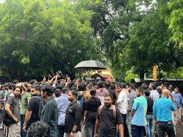 विवादों में घिरी एजेंसी को मिला SSC एग्जाम का ठेका, छात्रों का आरोप– माउस खराब, सर्वर डाउन, पेपर हुआ खराब 1 download 7 4