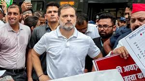 बिहार में मतदाता सूची को लेकर विपक्ष ने EC पर उठाए सवाल, राहुल गांधी समेत नेता संसद से सटे विरोध में शामिल 1 download 7 6
