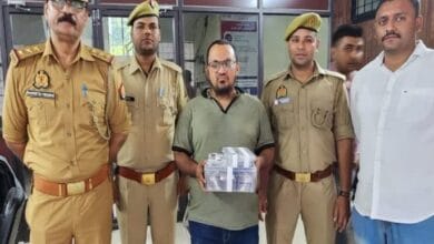 कानपुर में मोबाइल रिचार्ज के बहाने रिटायर्ड अफसर से 42 लाख की ठगी, मोबाइल दुकानदार गिरफ्तार 1 image 10