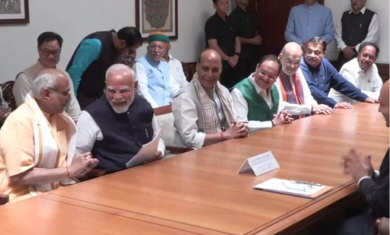 एनडीए के उपराष्ट्रपति उम्मीदवार सी पी राधाकृष्णन ने नामांकन दाखिल किया, पीएम मोदी पहले प्रस्तावक बने; अमित शाह और नितिन गडकरी भी मौजूद 1 images 7