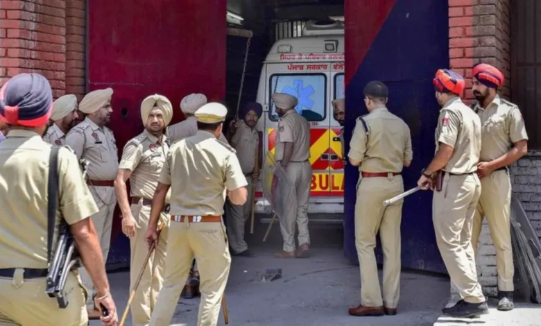 पंजाब में बर्बर हमला: जिम्बाब्वे छात्र की 8 दिन की लड़ाई के बाद मौत, पुलिस ने हत्या का मामला दर्ज किया 1 punjab police 1 1755876580