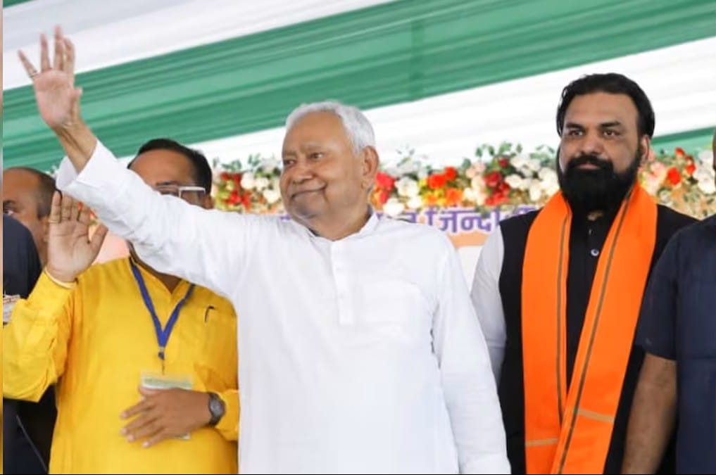 नीतीश कुमार ने जदयू नेता संतोष निराला को राजपुर से घोषित किया उम्मीदवार, बीजेपी में मची खलबली 1 NITISH KUMAR