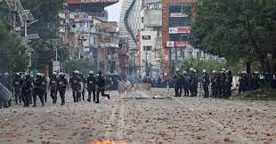 Nepal में 'Gen-Z Revolution': सोशल मीडिया बैन हटने के बाद भी सड़कों पर प्रदर्शन जारी, अब प्रधानमंत्री ओली के इस्तीफे की मांग 1 images 2