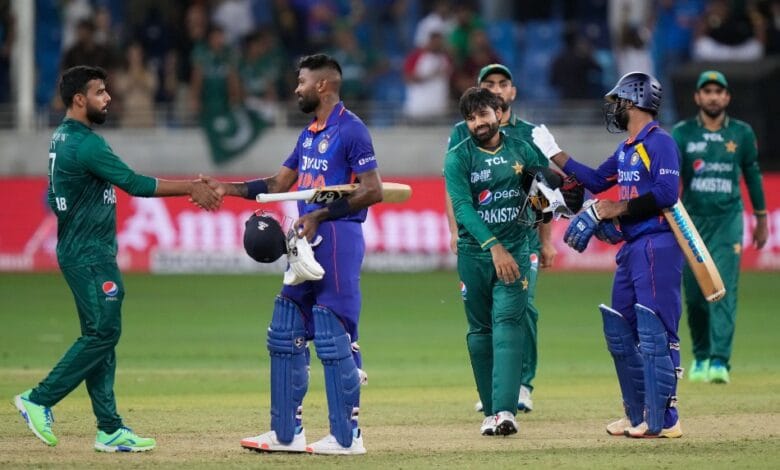 IND vs PAK: दुबई में 14 सितंबर को महामुकाबला, टिकटों की कीमतें पहुंचीं लाखों में 1 india pakistan hardik 1662271027