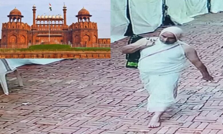 “लाल किले में जैन धार्मिक अनुष्ठान के दौरान पुजारी का वेश धारण कर आए चोर ने झोले में एक करोड़ रुपये का सोने-हीरे से जड़ा 'कलश' उड़ाया” 1 jain