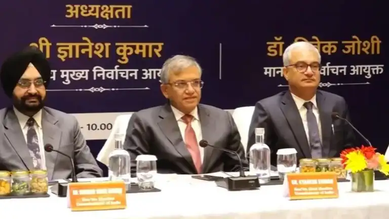 बिहार विधानसभा चुनाव की तैयारी तेज़: चुनाव आयोग रविवार को करेगा बड़ी समीक्षा बैठक, सभी जिलों के अफसर होंगे शामिल 1 123456