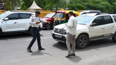 दिल्ली में सख्त हुए नियम… कल से इन गाड़ियों की एंट्री बैन, जानें किन वाहनों को मिलेगी छूट 3 delhi pollution control