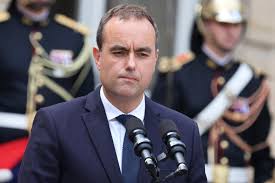 French Prime Minister Sébastien Lecornu ने इस्तीफा दिया, सिर्फ कुछ हफ्तों के कार्यकाल के बाद 1 images1