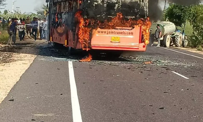 जैसलमेर में भीषण बस हादसा: आग में झुलसकर 20 लोगों की मौत की आशंका, मुख्यमंत्री भजनलाल शर्मा ने जताया शोक 1 jaisalmer jodhpur