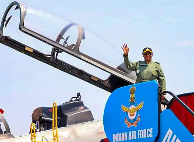 राष्ट्रपति द्रौपदी मुर्मू राफेल लड़ाकू विमान में भरेंगी उड़ान, अंबाला एयरबेस से होगा ऐतिहासिक ‘ऑपरेशन सिंदूर’ 1 president 1