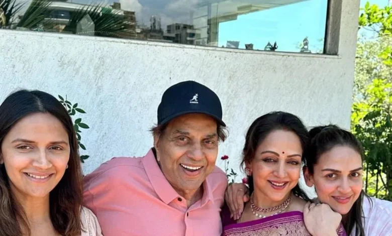 धर्मेंद्र स्वस्थ होकर घर लौटे — 90वें जन्मदिन की तैयारी में जुटा देओल परिवार 1 dhram g