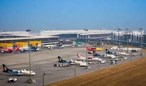 दिल्ली हवाई अड्डे पर एटीसी सर्वर क्रैश — तकनीकी गड़बड़ी के कारण लगभग 300 उड़ानों में देरी 1 download 2 4