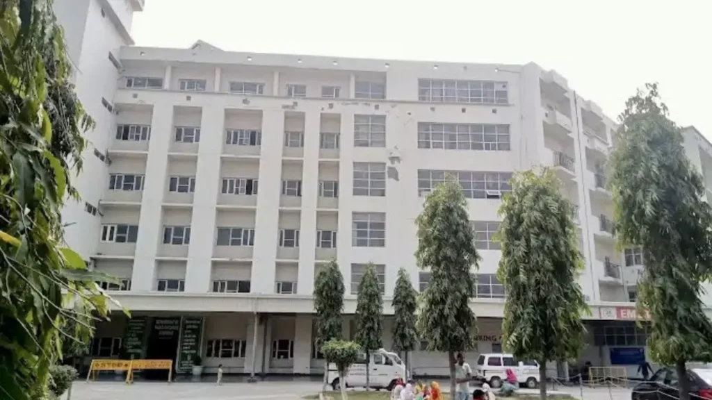 दिल्ली ब्लास्ट जांच में बड़ा धमाका: अल-फलाह यूनिवर्सिटी पर दो एफआईआर, डॉक्टरों की डायरी से उजागर हुआ 2 साल का आतंकी प्लान 1 faridabad