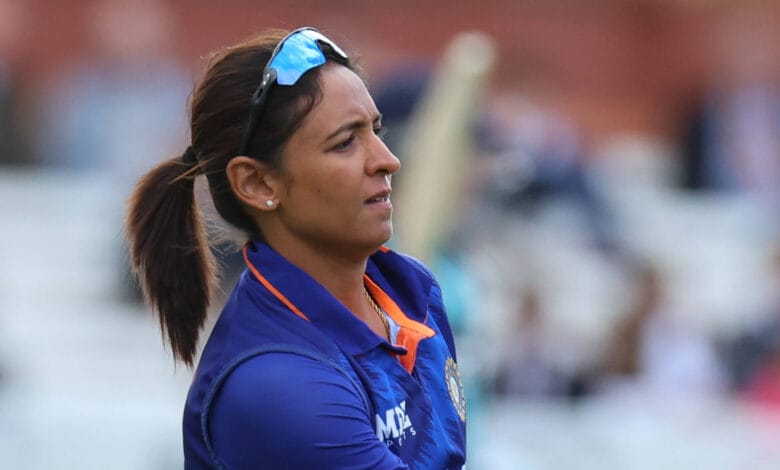 हार के बाद हरमनप्रीत कौर का बयान: “फिर वही गलतियाँ हुईं, बल्लेबाज़ी में सुधार की ज़रूरत” 1 Harmanpreet Kaur