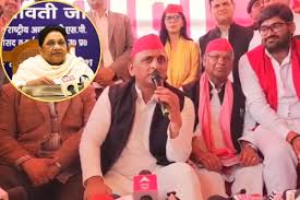 अखिलेश यादव और मायावती ने यूथ कांग्रेस के शर्टलेस प्रदर्शन की कड़ी निंदा की 3 uttar pradesh 1