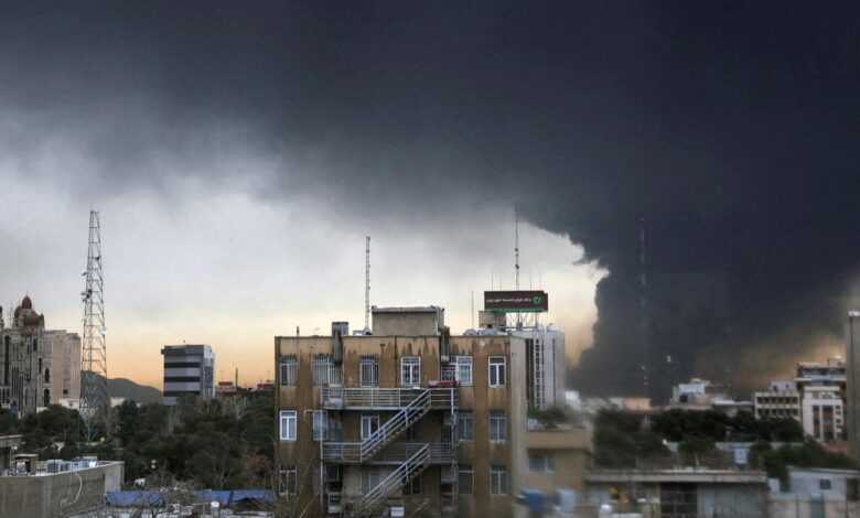 माफी के कुछ घंटों बाद ही ईरान ने फिर दागे मिसाइल-ड्रोन, सऊदी और UAE समेत कई खाड़ी देशों में बढ़ा तनाव 1 WAR